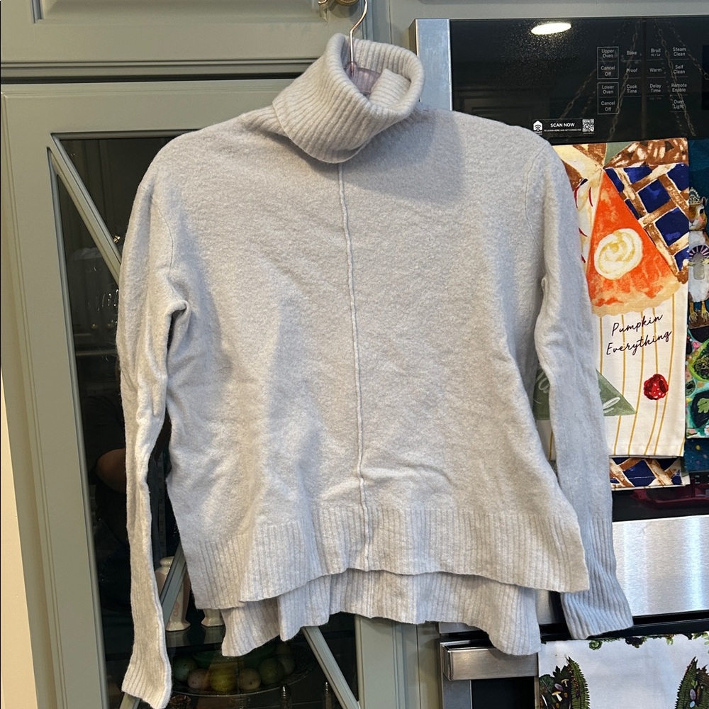 Athleta Light Gray Blue Merino Wool Turtleneck Sweater Small